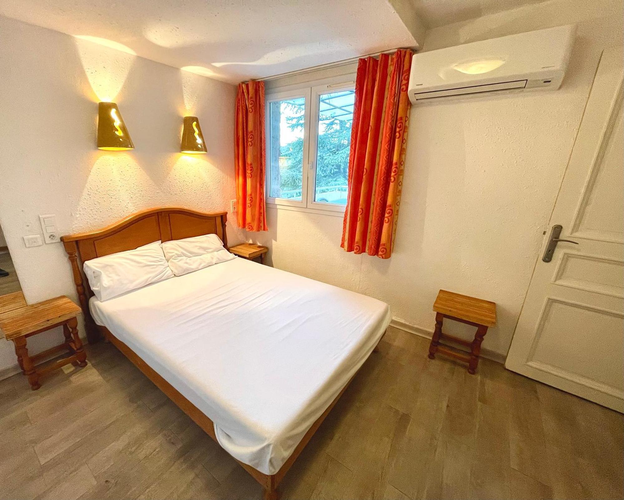 Apart'Hotel Les 4 Sources Corbés Dış mekan fotoğraf